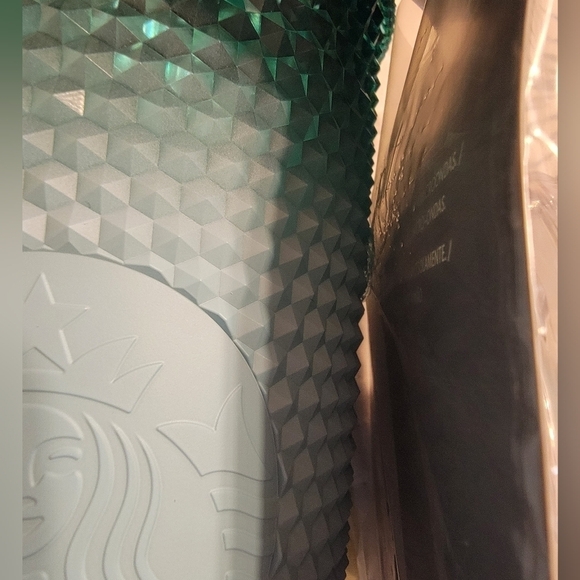 NWT Starbucks 2023 LATAM Release Studded Gradient Bling, Venti Tumbler - Picture 6 of 6